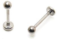 チタンのボディピアス